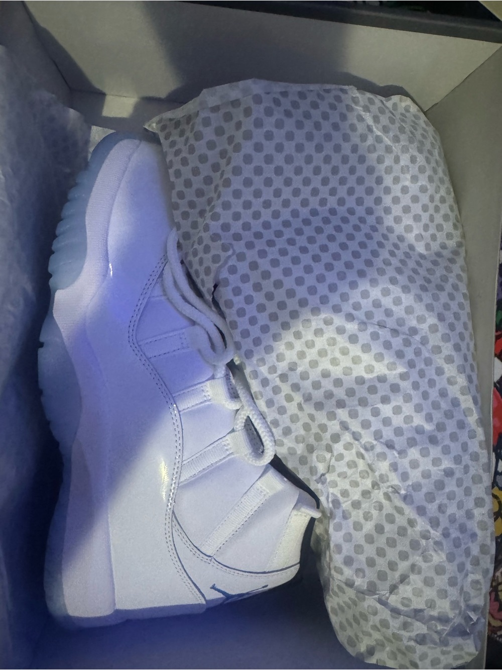 Jordan White Low-Top mens Sneakers